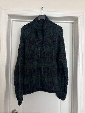 SKIMS Green and Black Plush Half-Zip Pullover Sweatshirt